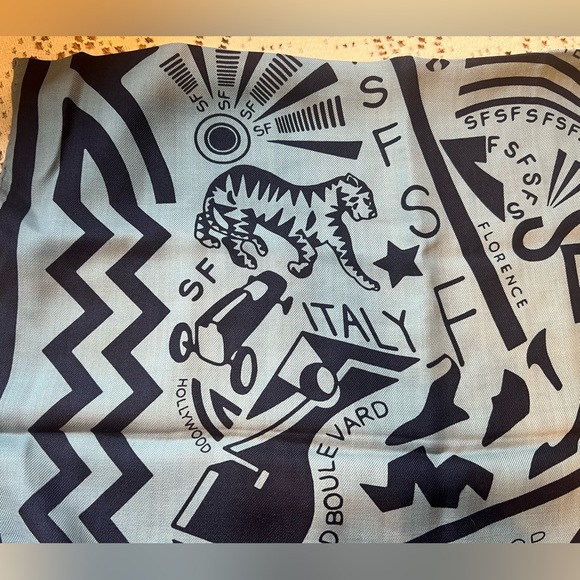 Salvatore Ferragamo Women’s Scarf - Picture 9 of 10